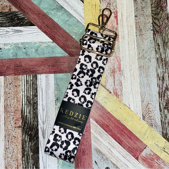 KEDZIE Interchangeable Crossbody Bag Strap NWT Powder Print Pink Cheetah 2” Wide - Picture 1 of 5